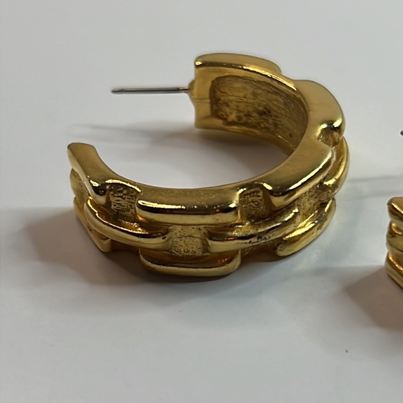 Vintage Givenchy Chunky Cuff Partial Hoop Pierced Earrings - Picture 8 of 9